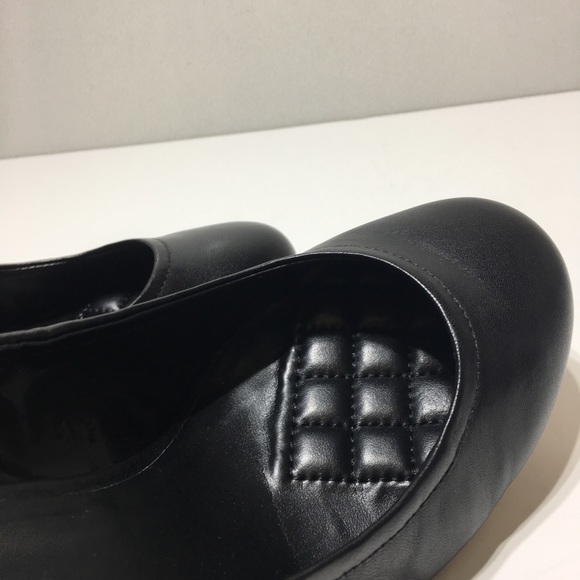 EUC Vince Camuto Black Leather Wedges Size 11.5 - Picture 7 of 8